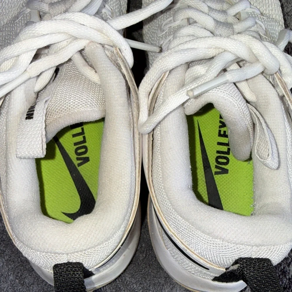 Nike Zoom Hyperspeed Court Volleyball Shoes White Black‎ Womans sz 5